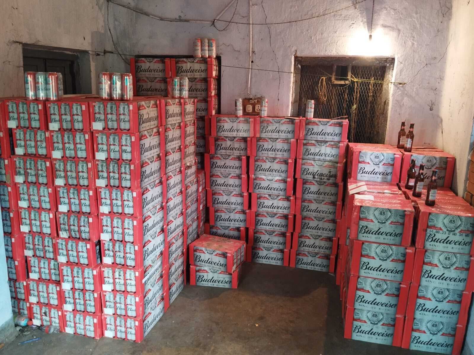 पंचेत में डीवीसी क्वार्टर से छह लाख की अवैध शराब जब्त