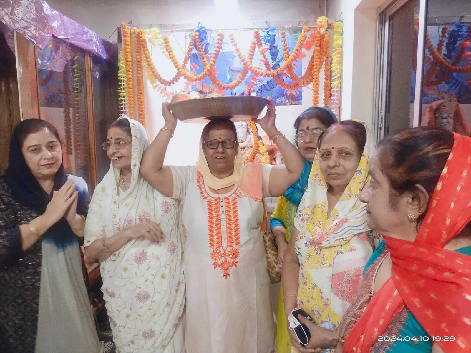 चेटीचंड : सिंधी समाज ने अपने-अपने घरों के आगे पांच-पांच दीप जलाये