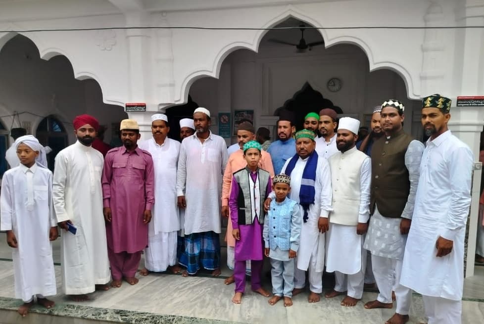 सिल्ली-मुरी में ईद-उल-फितर पर लोगों ने दी एक दूसरे को बधाई