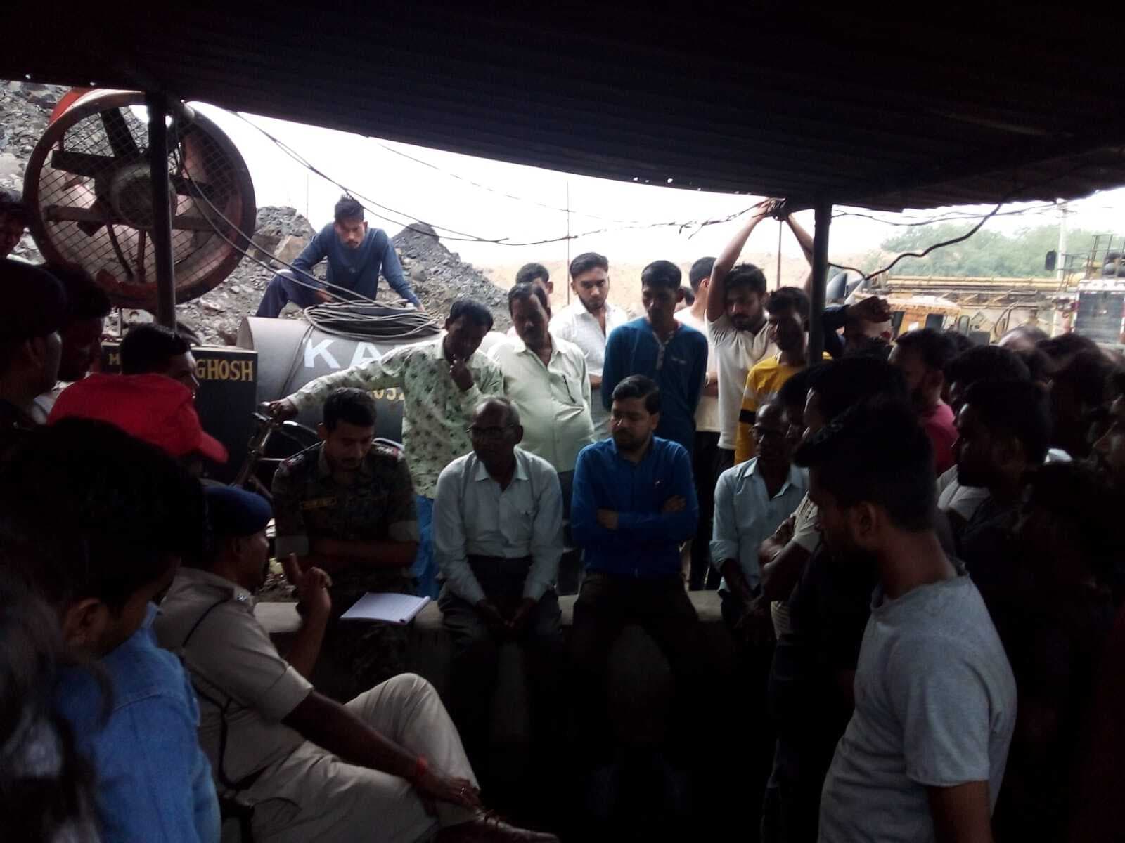 ग्रामीणों ने इसीएल खुशरी ओसीपी का काम ठप कराया