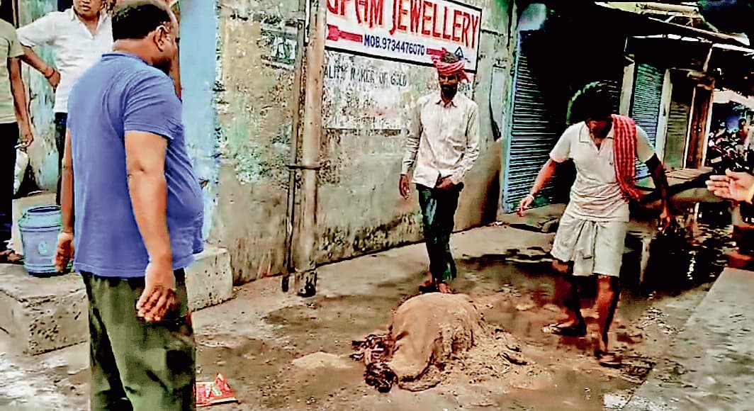 बर्नपुर मार्केट में आग से मची अफरा-तफरी, लीकेज से सिलिंडर सुलगा