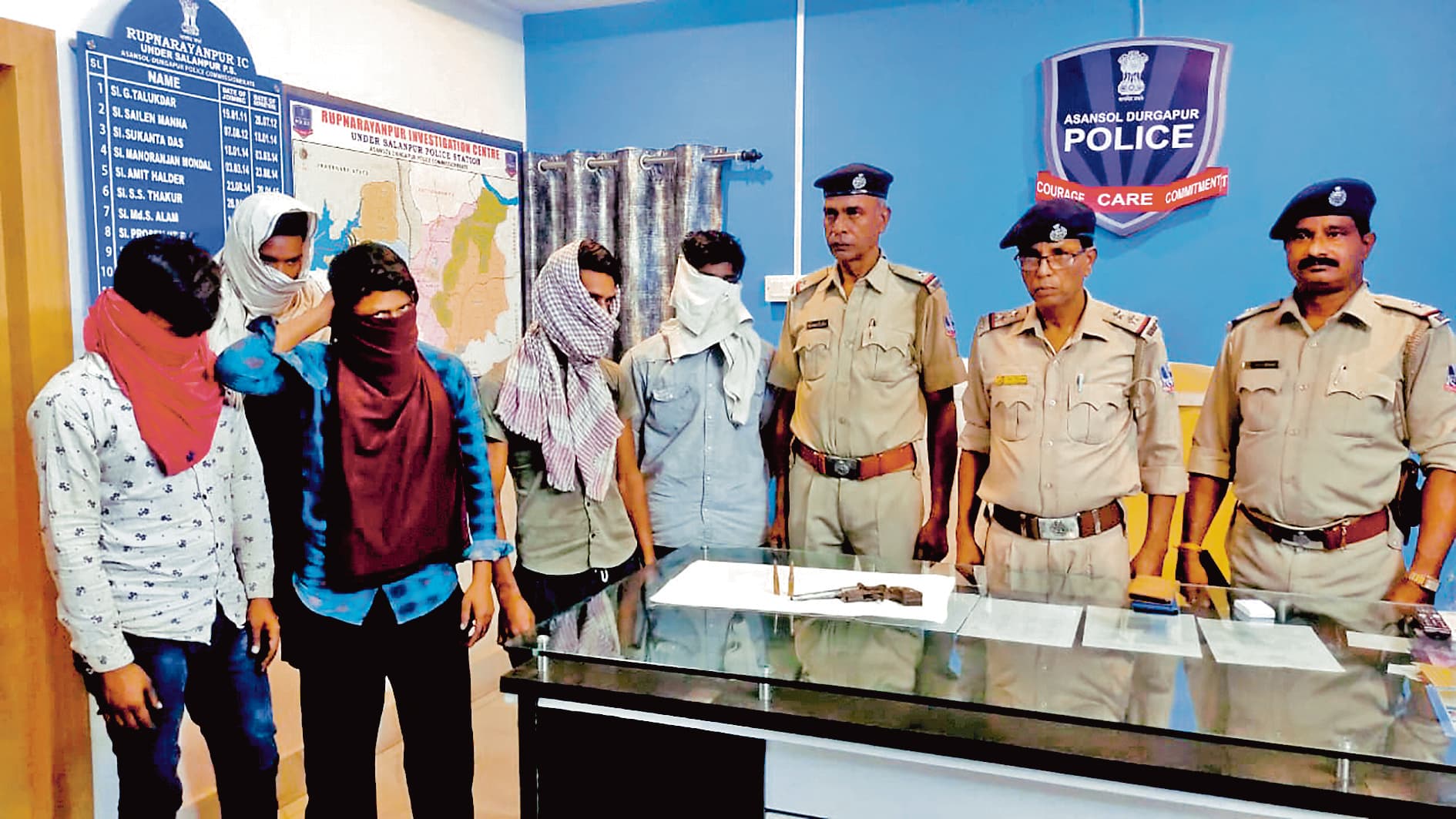 दो आरोपियों पर जामुड़िया थाना में भी दर्ज है हथियार का मामला, कई दिनों से थे फरार