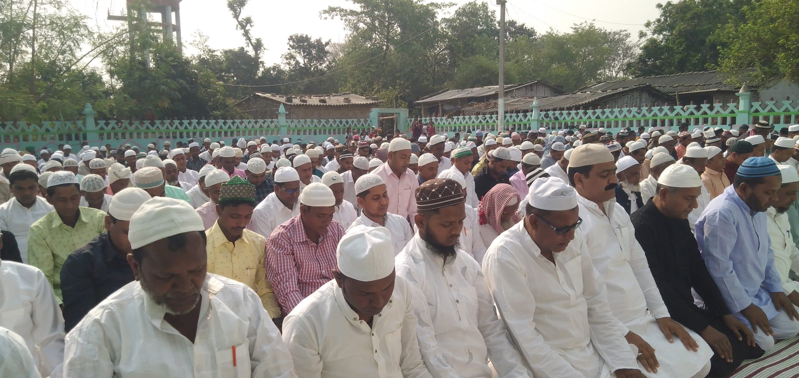 शांतिपूर्ण माहौल में हर्षोल्लास के साथ मना ईद