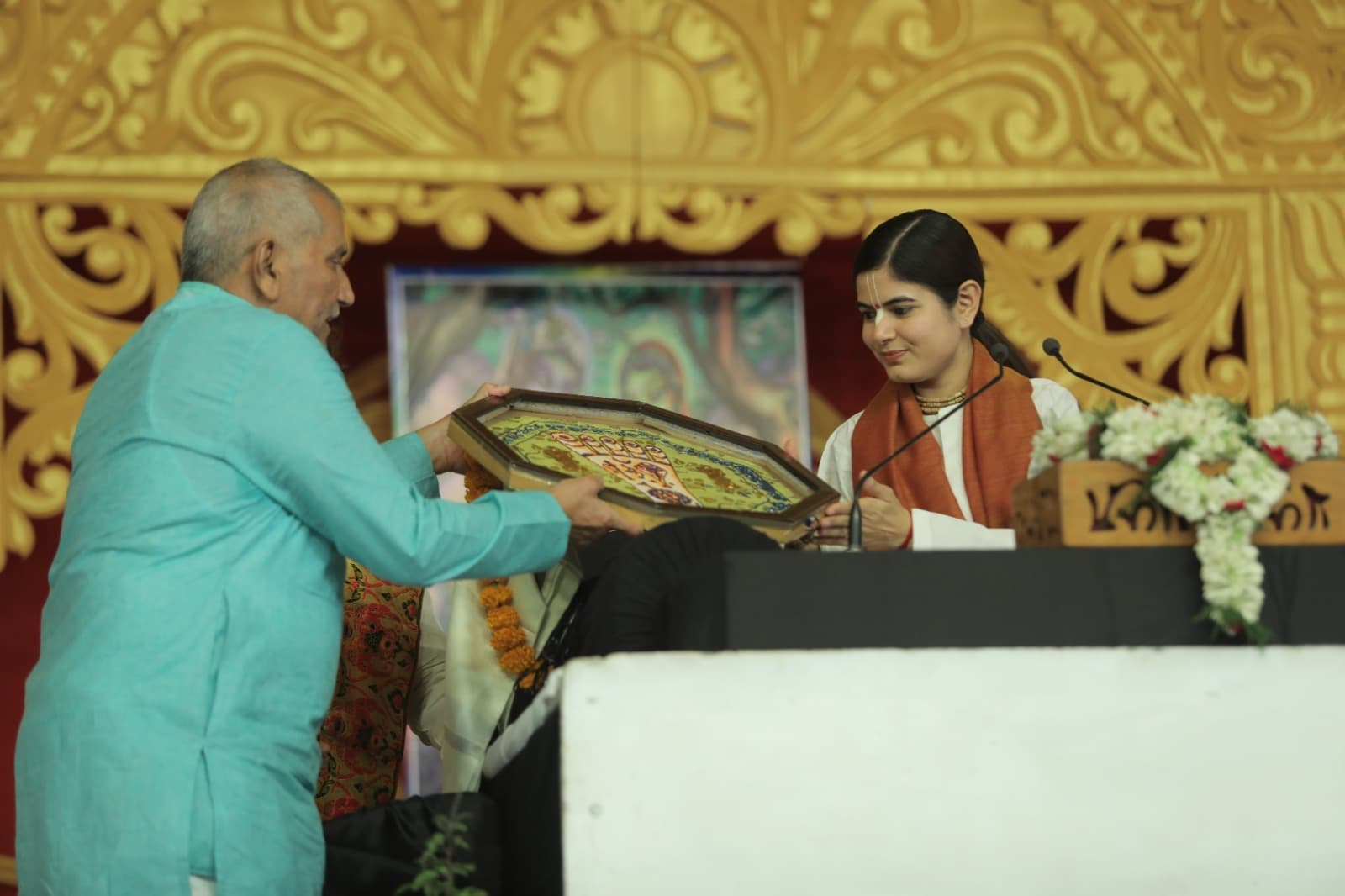 गंगा तन के पापों का नाश करती है, मन के नहीं : देवी चित्रलेखा