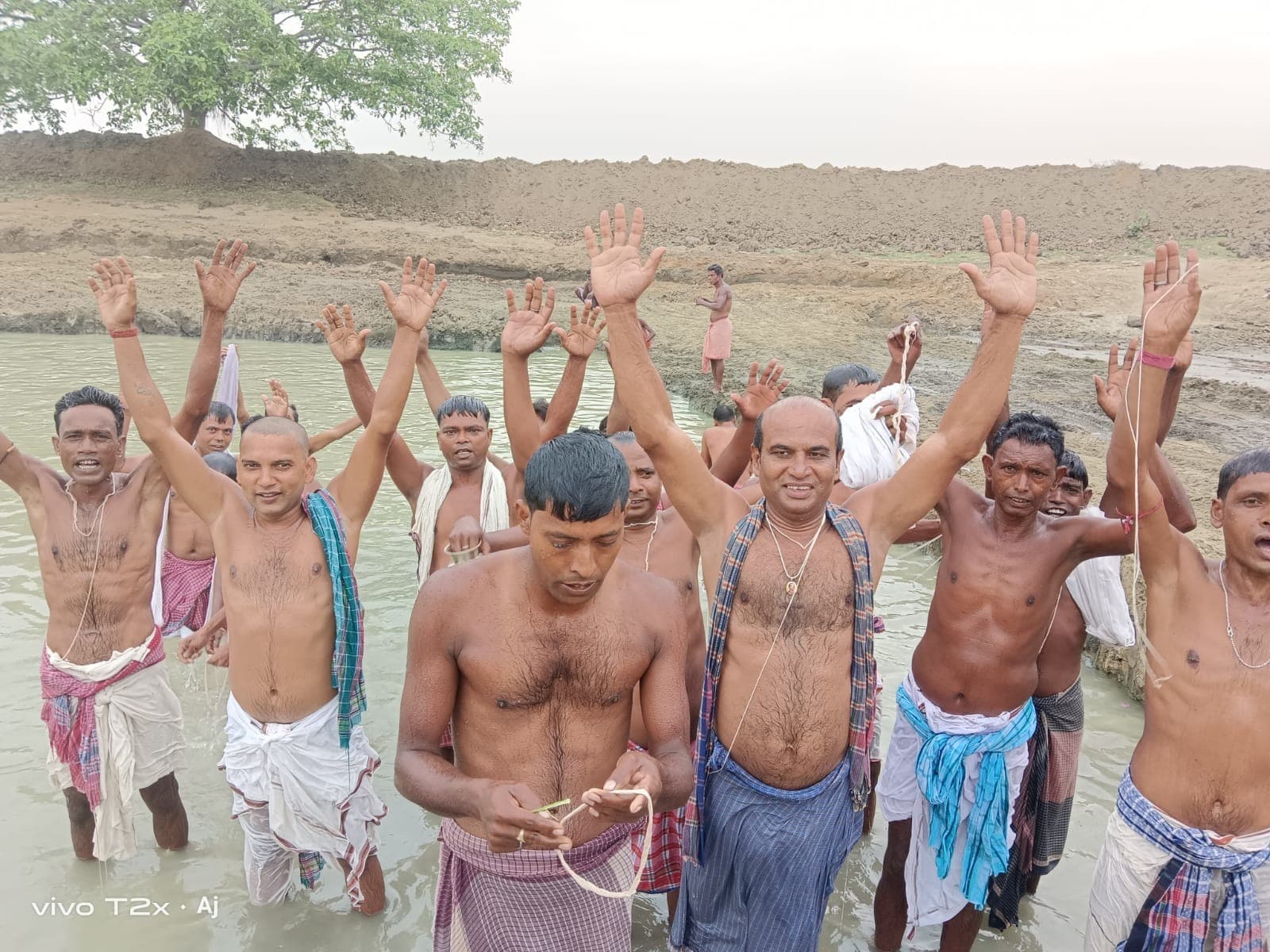 बानेश्वर महादेव का पूजन कर जनेऊ किया गया धारण