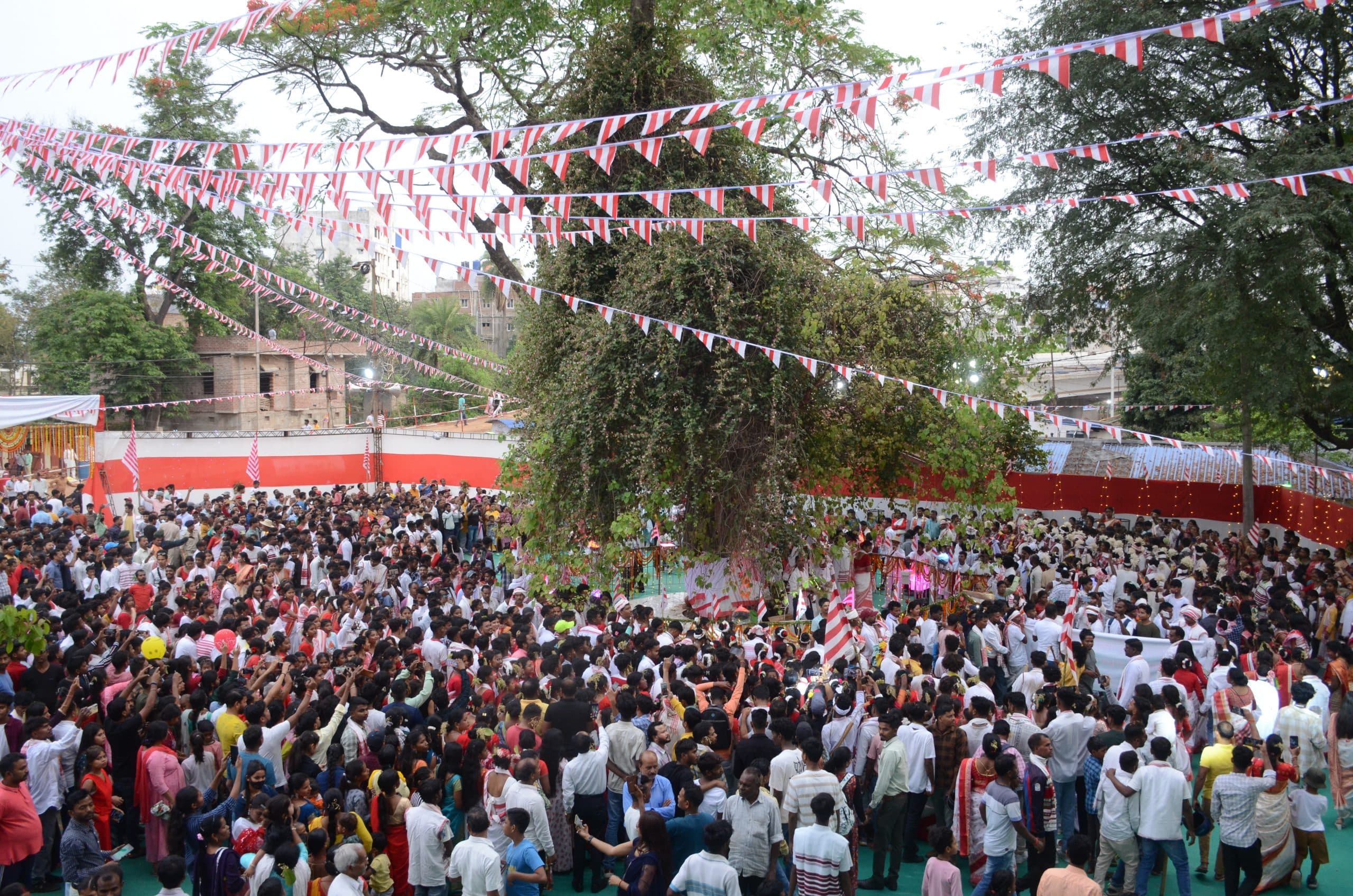 सिरमटोली में सरहुल शोभायात्रा का स्वागत