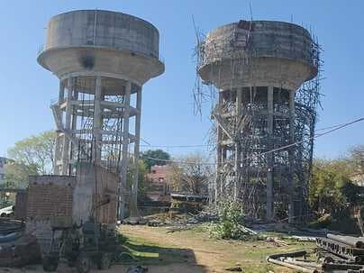 जयंती व पतरो नदी सूखने से मधुपुर शहर में जलापूर्ति योजना ठप