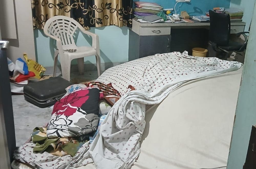 संवेदक के घर से गहने व नकद की चोरी