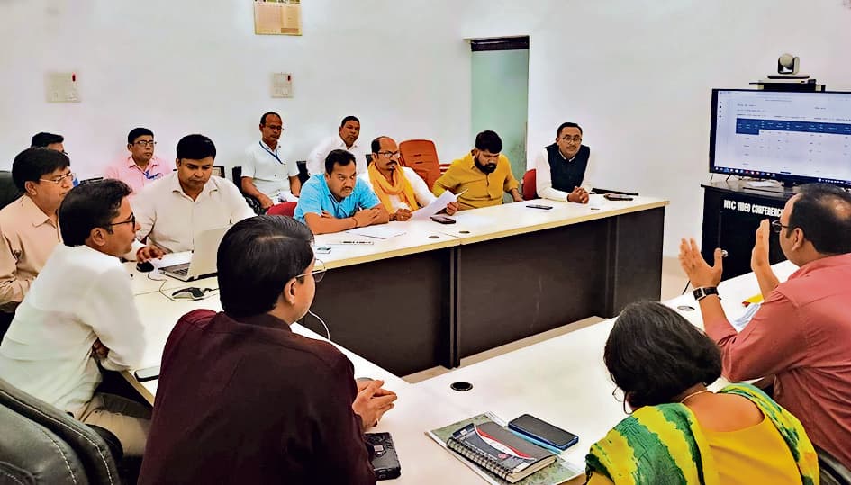 लोकसभा चुनाव : इवीएम का प्रथम रैंडमाइजेशन समाप्त