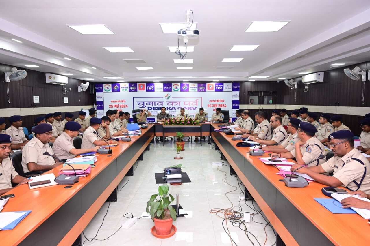 क्षेत्र के 10 शातिर बदमाशों की लिस्ट तैयार कर थानेदार कार्रवाई करें : आइजी