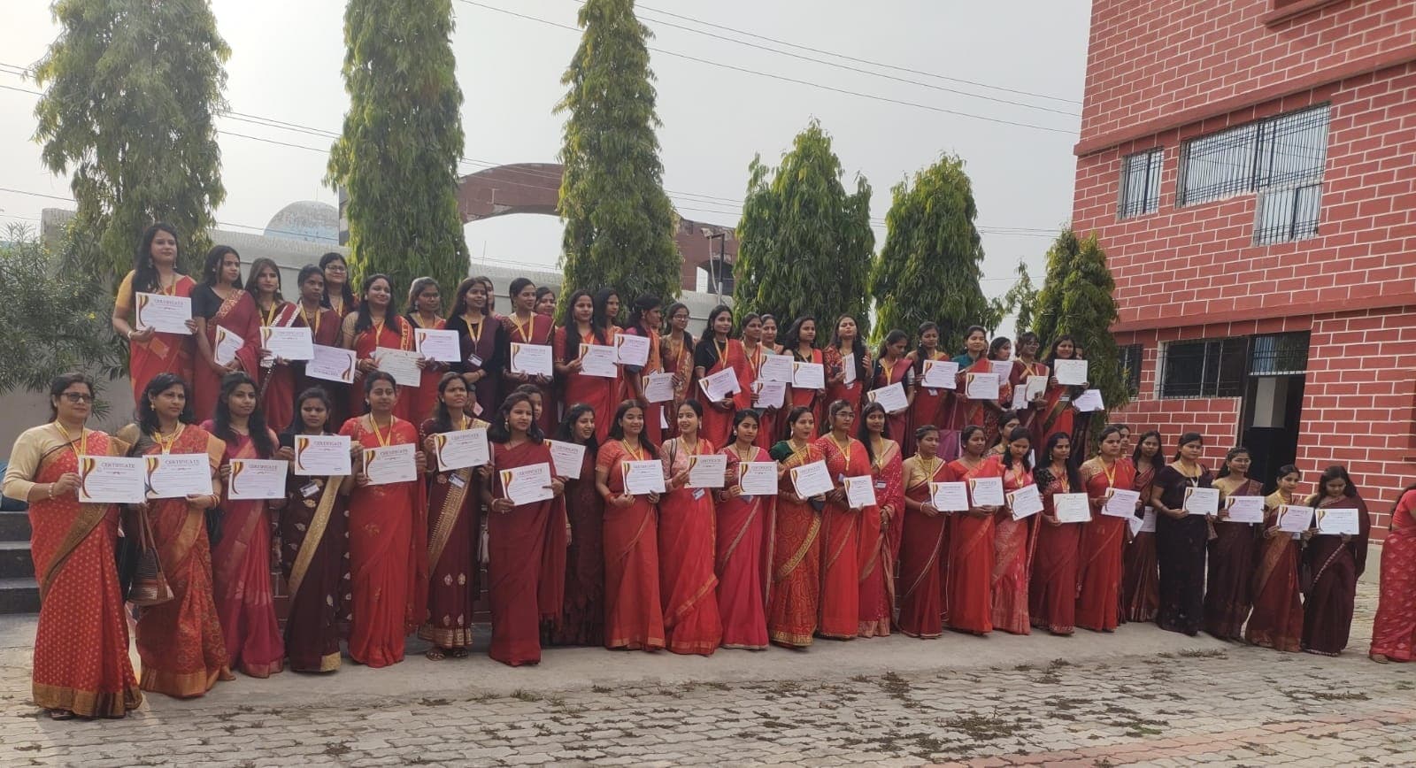 एबीसी कॉलेज: विदाई समारोह में भावुक हुए बीएड के स्टूडेंट्स