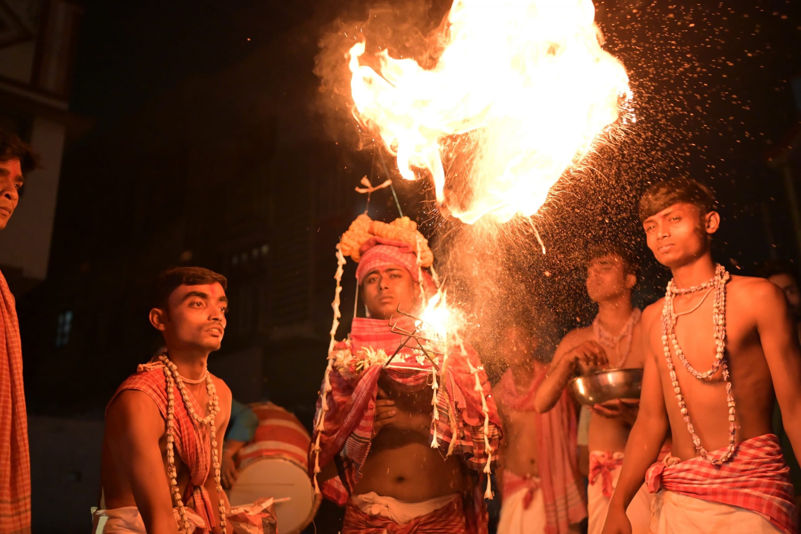 दुर्गापुर के कई क्षेत्रों में गाजन उत्सव की धूम
