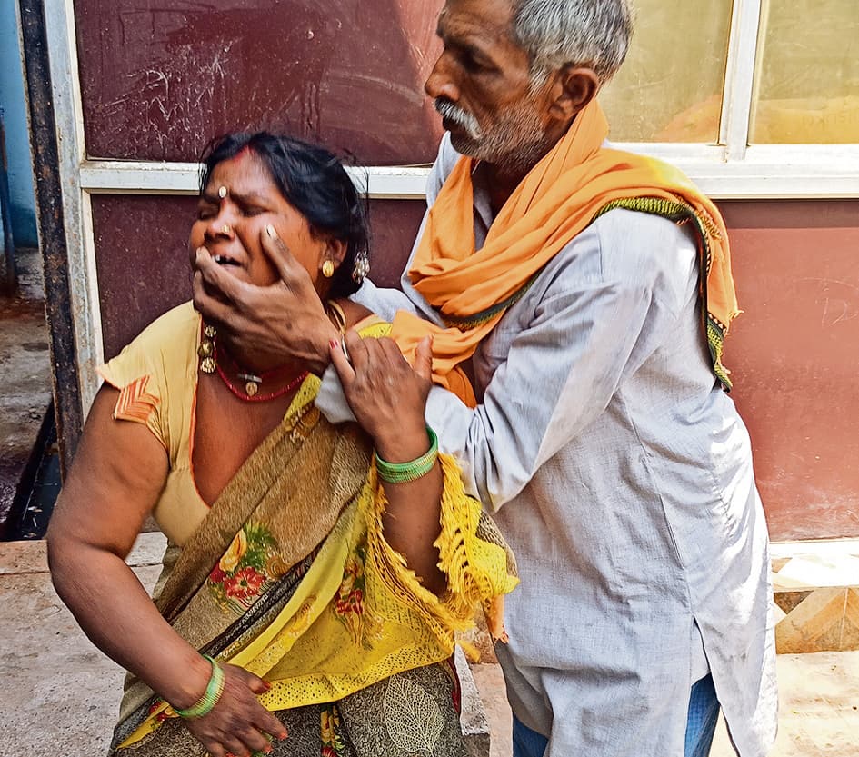 भाई के तिलक से पहले दो मंजिली इमारत पर सफाई के दौरान गिरी किशोरी, मौत से मचा कोहराम