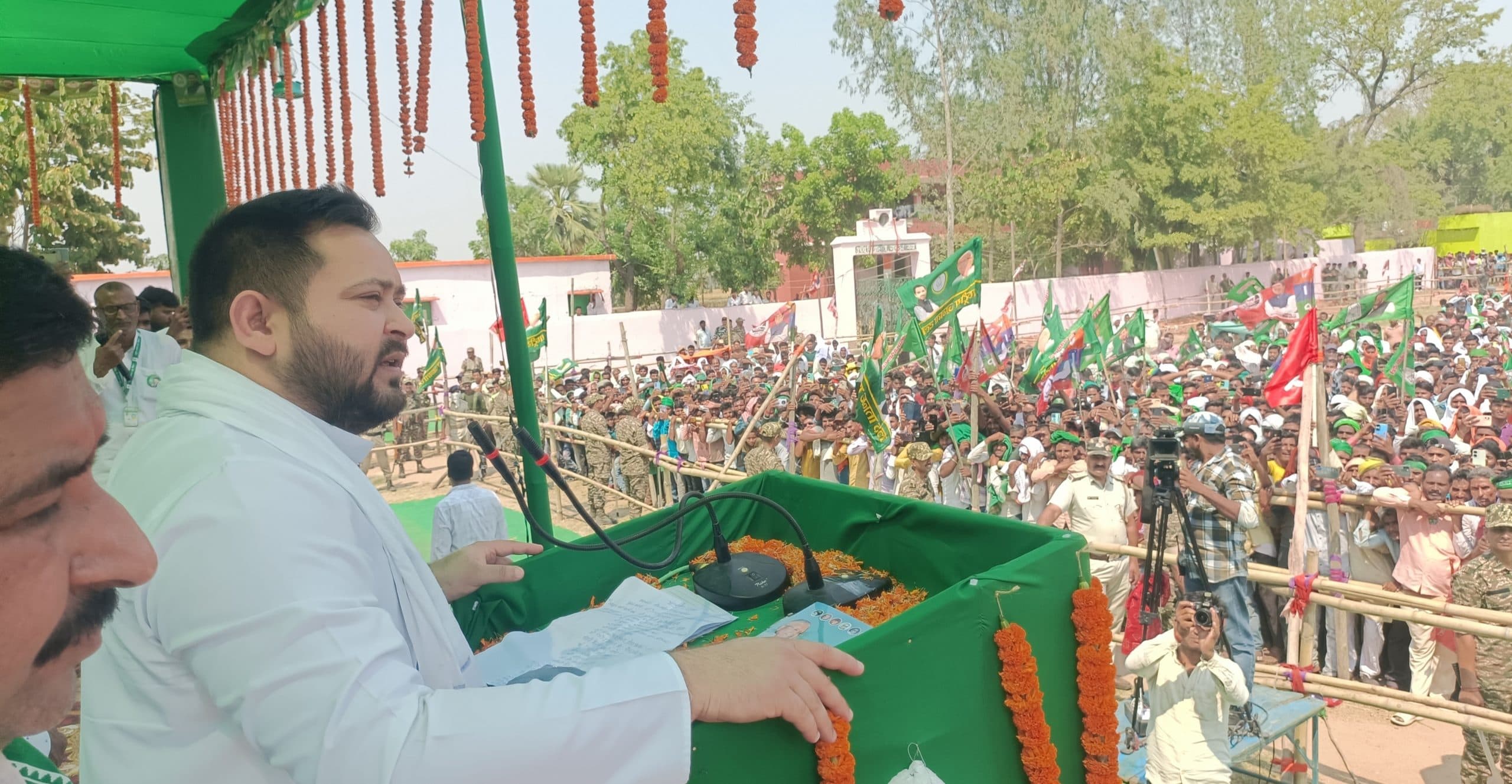 सरकार बनी, तो बिहार को विशेष राज्य का दर्जा दिलायेंगे : तेजस्वी