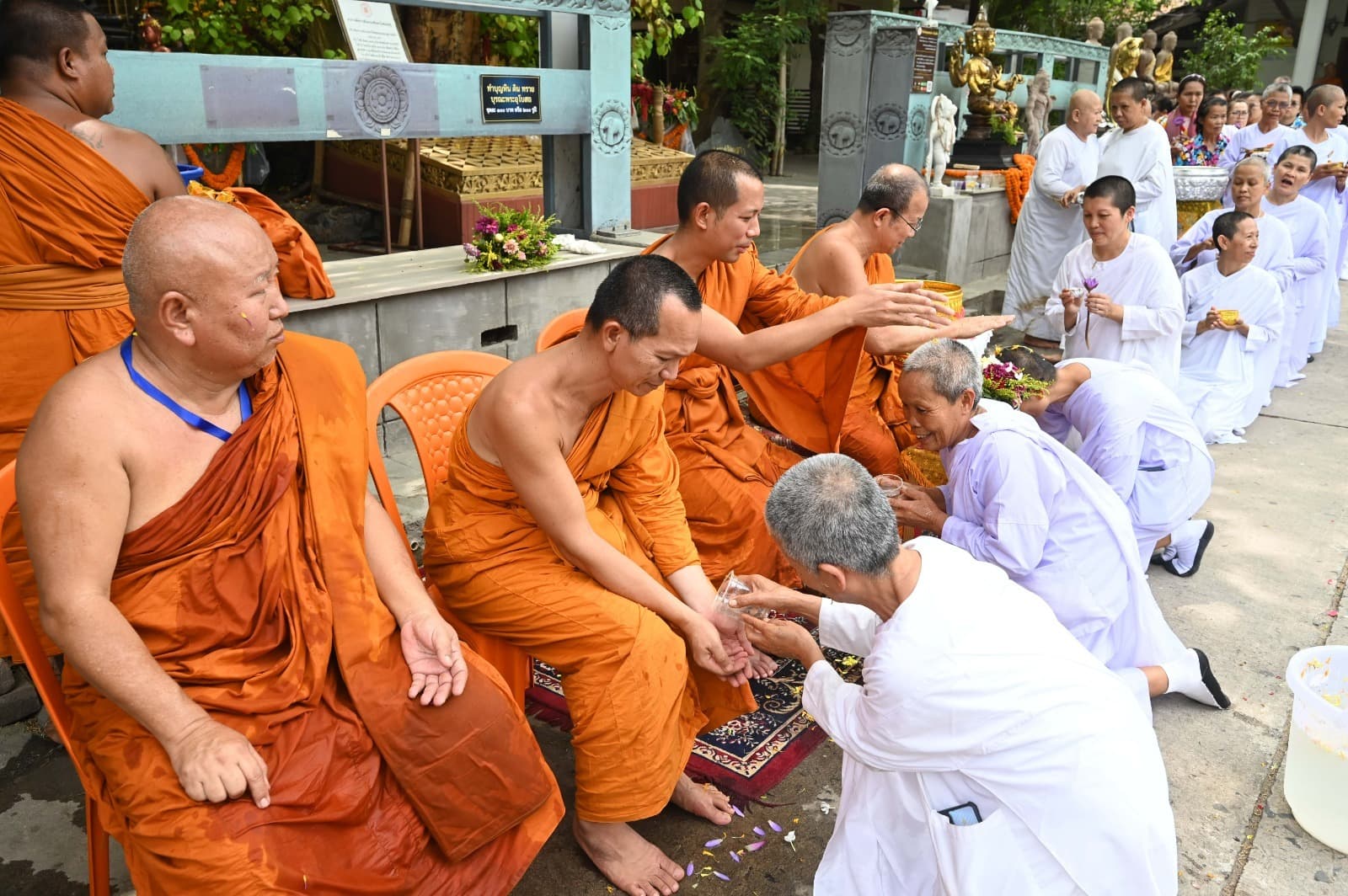थाइलैंड के नये साल पर वाटर फेस्टिवल का आयोजन