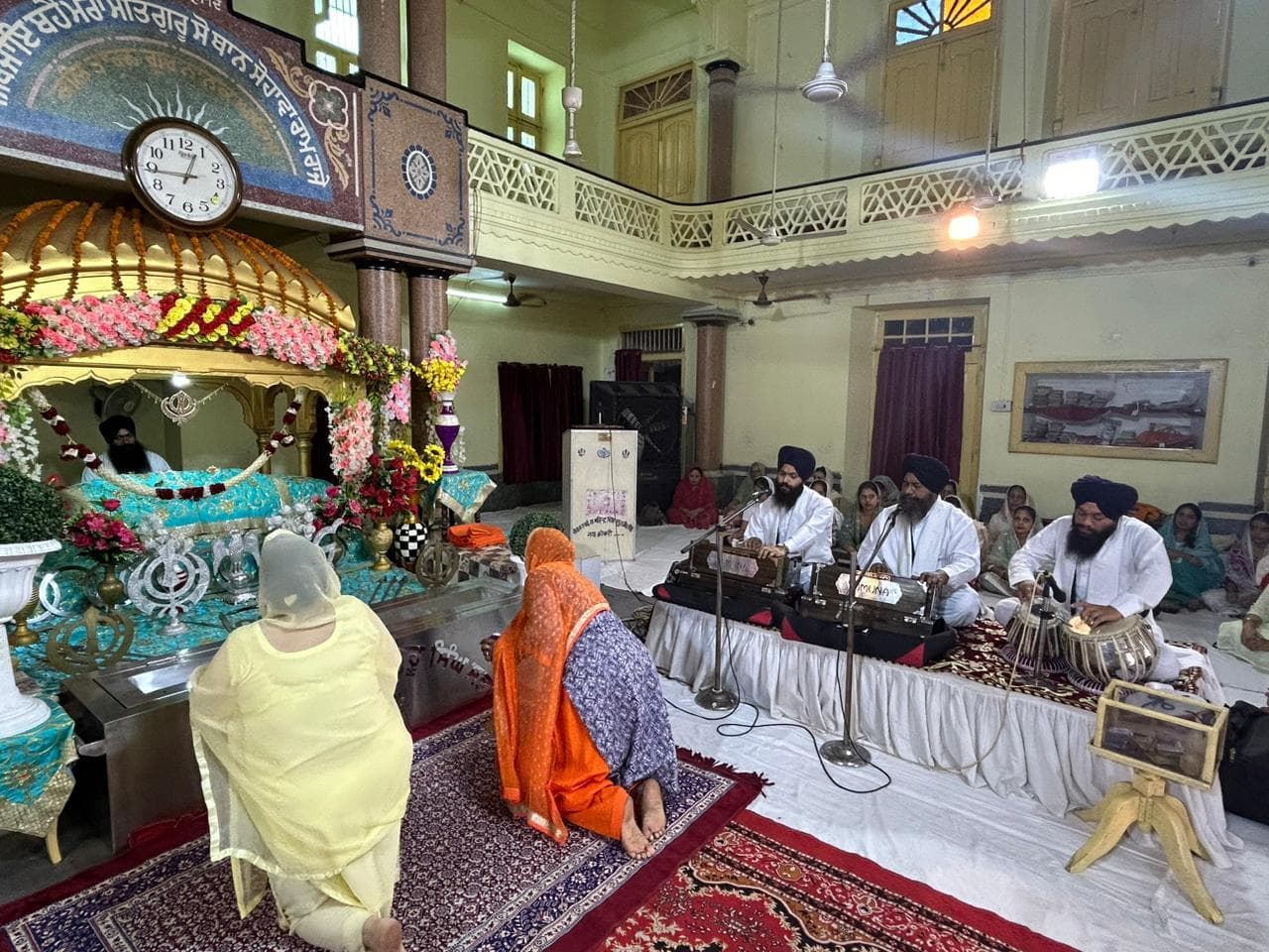 बैसाखी पर रागी जत्थे ने कीर्तन दीवान सजाया