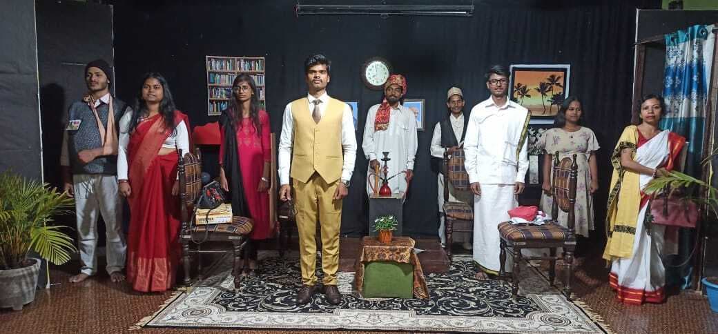 नाट्य महोत्सव में नाटक ''''प्रमाेशन'''' का मंचन हुआ