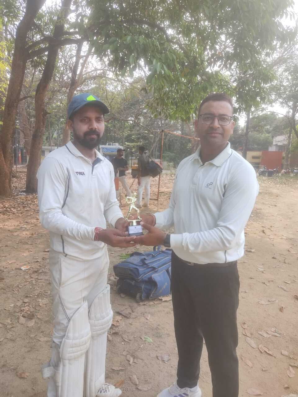 रवि शर्मा के अर्धशतक से एल टाउन की टीम आठ विकेट से जीती