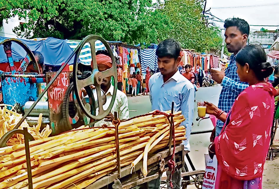 गर्मी से बेपटरी हुई दिनचर्या, सुबह से ही निकल रही कड़ी धूप, स्वास्थ्य, व्यापार व परिवहन पर भी हो रहा असर