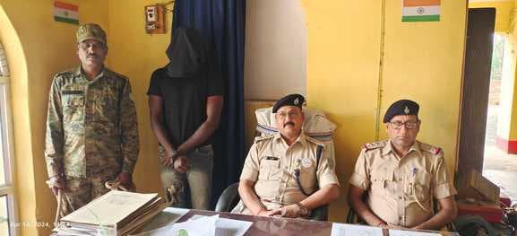 अंतरजिला वाहन जांच में कार से बरामद हुई 17 लाख की अवैध लॉटरी