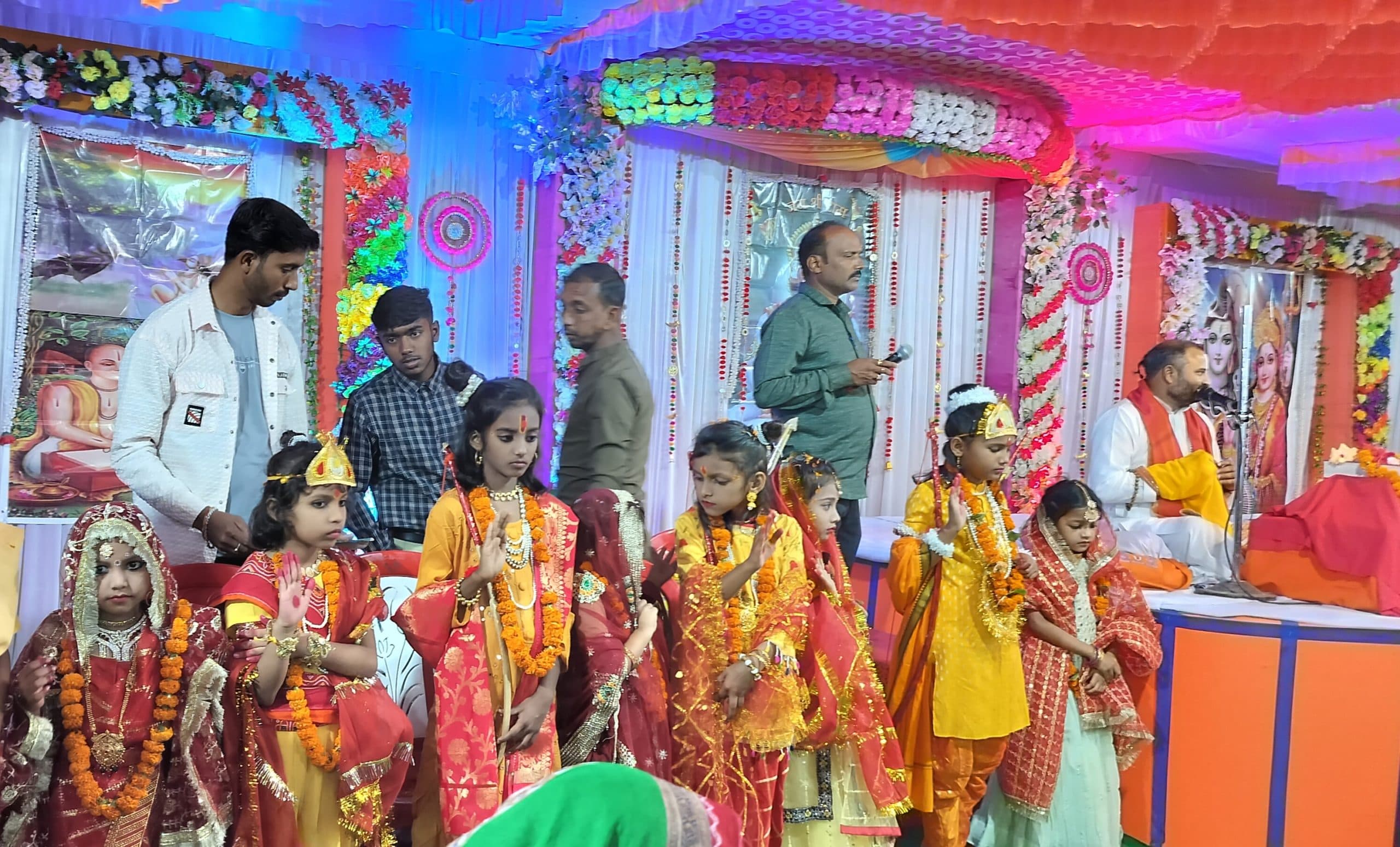 संसार के कल्याण के लिए अवतरित होते हैं प्रभु