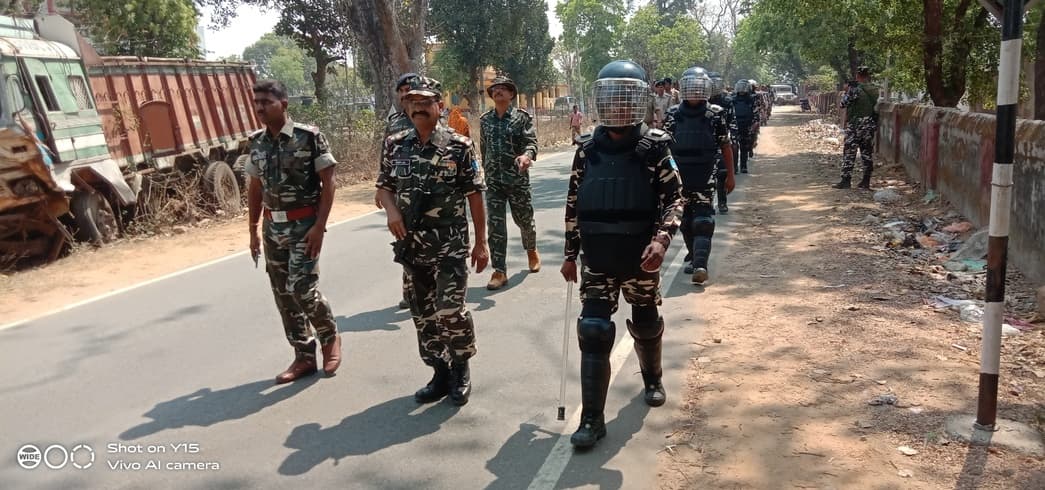 एसएसबी के जवानों ने रामनवमी को लेकर किया फ्लैग मार्च