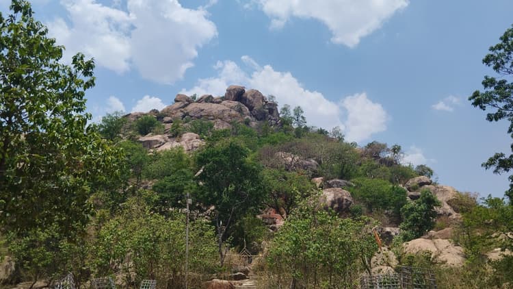 प्राकृतिकधाम हनुमान गढ़ी में रामनवमी पूजा में दोनों समुदाय की होती है भागीदारी