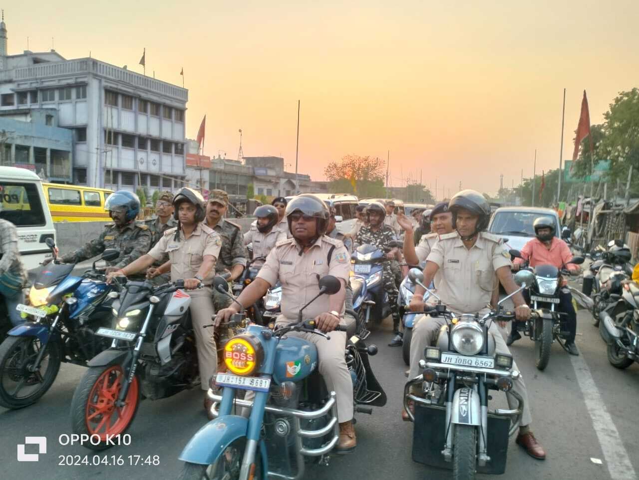 एसडीपीओ ने निरसा में किया फ्लैग मार्च