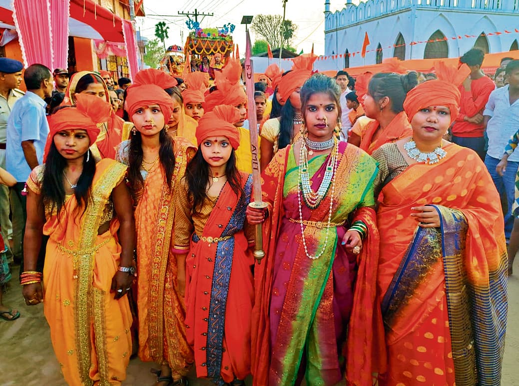 सरैया हनुमान मंदिर से निकाली शोभायात्रा