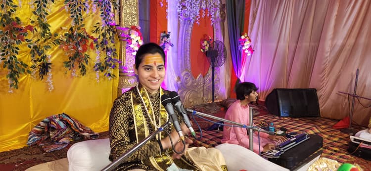 इंद्रियों को वश में करने का माध्यम है अध्यात्म : गौरी दीक्षित