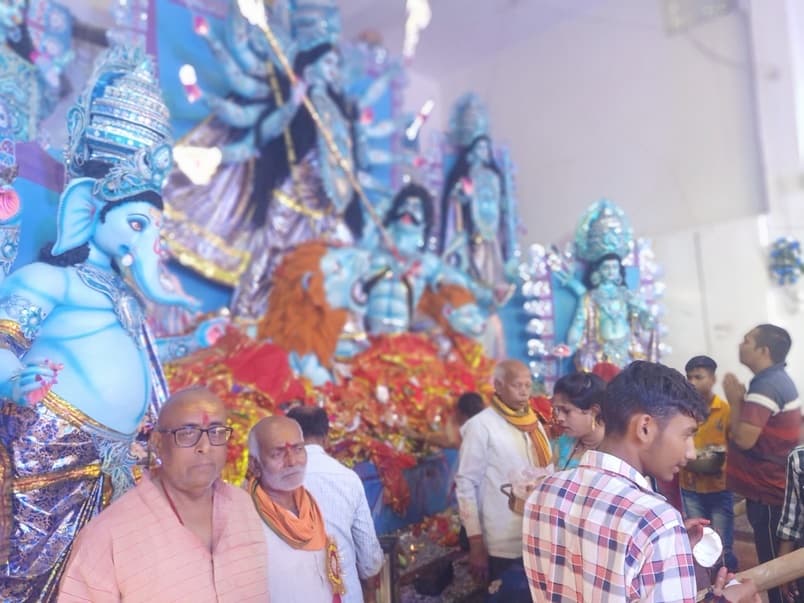 बासंती नवरात्र के महाअष्टमी को माता दर्शन के लिए जुटी भीड़, गुलजार बाग मंदिर परिसर में दिन भर आते रहे श्रद्धालु