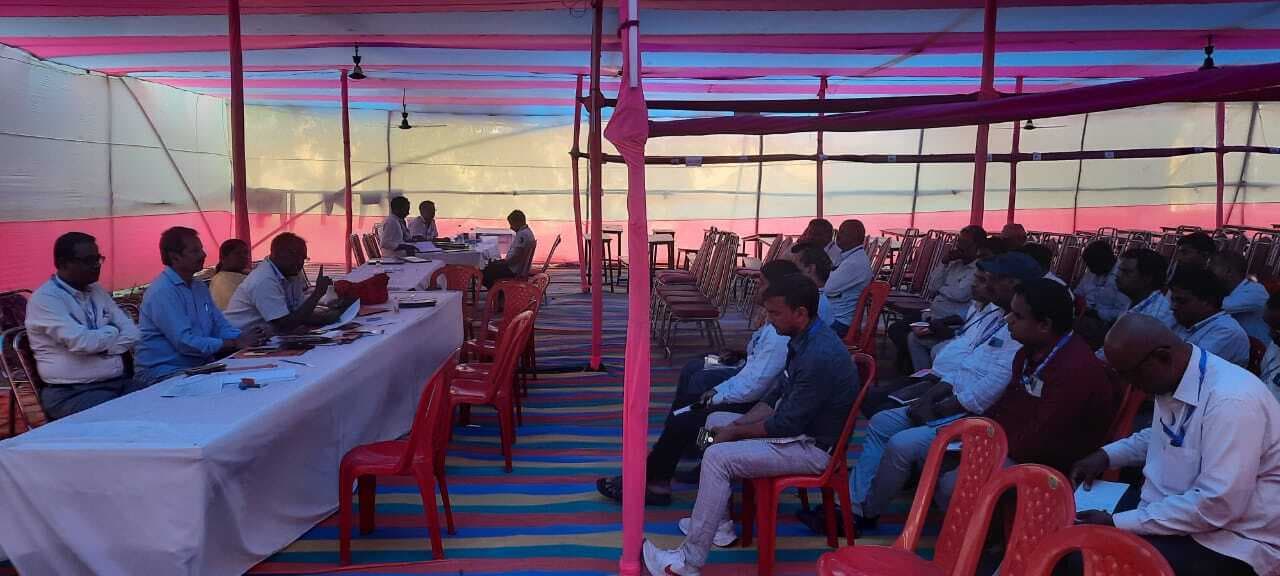 मतदान कर्मियों को आज उपलब्ध कराया जायेगी चुनाव सामग्री