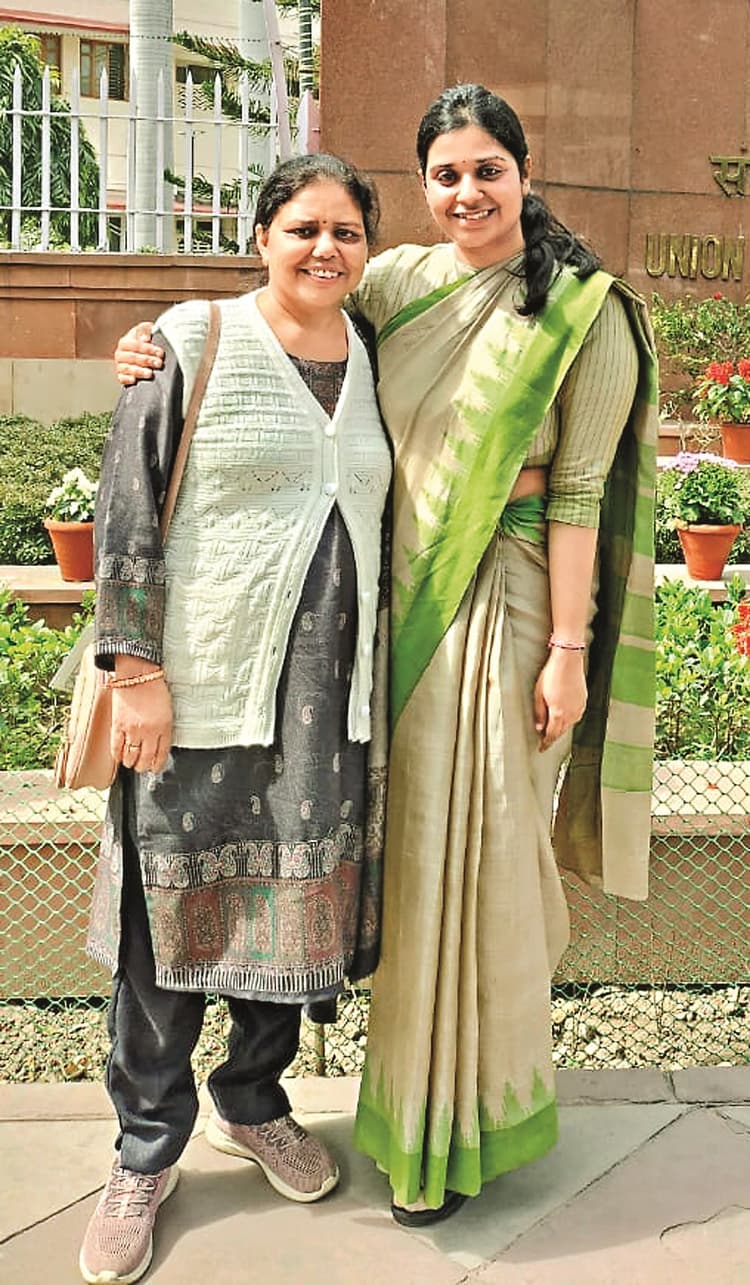 पिता के निधन ने प्रेरणा को बनाया मजबूत, यूपीएससी में हुई सफल