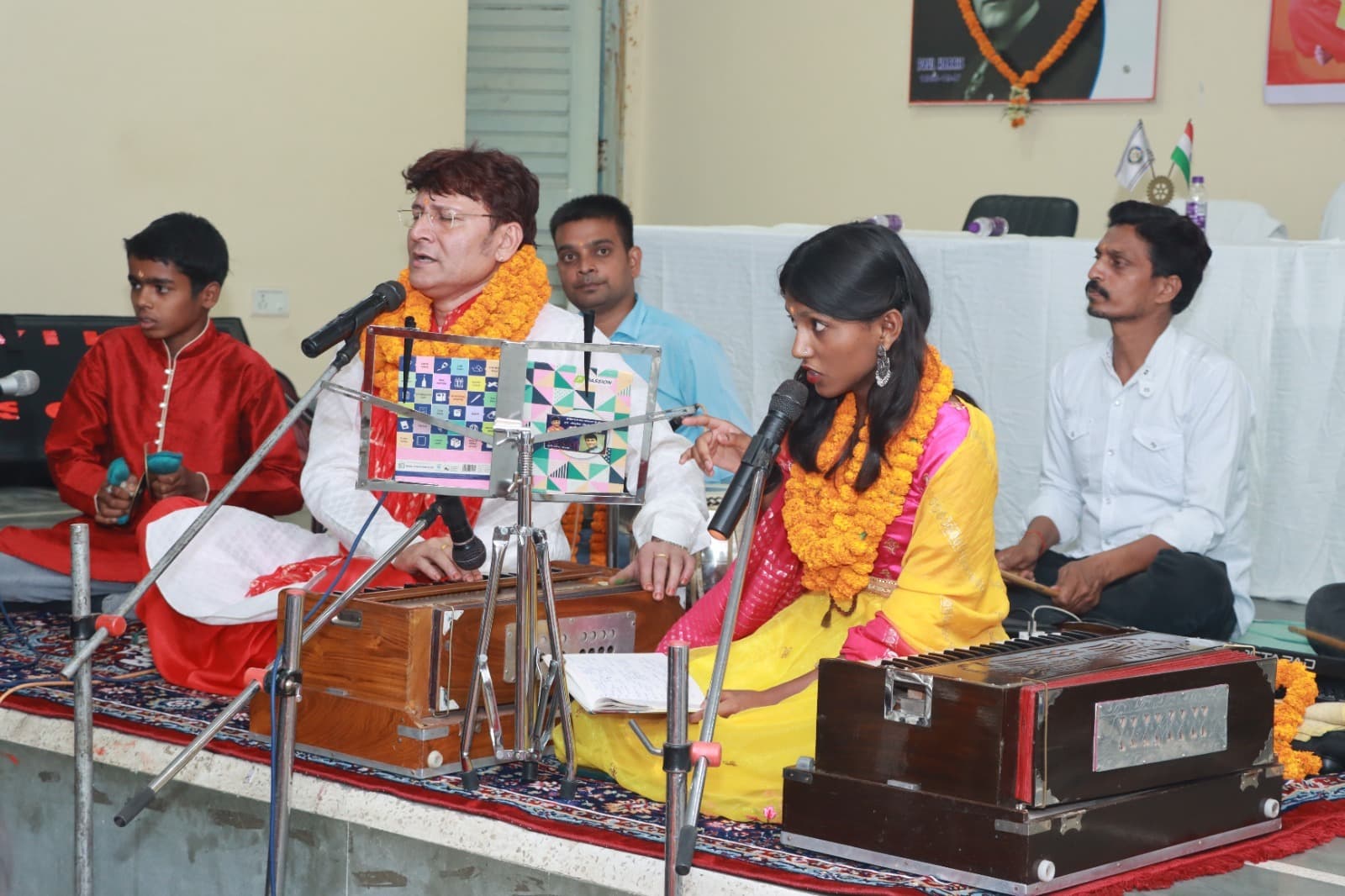 नव वर्ष के अवसर पर भजन संध्या का आयोजन