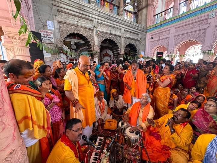 श्रीराम के जन्मोत्सव पर जनकपुर के जानकी मंदिर में उमड़ी भीड़