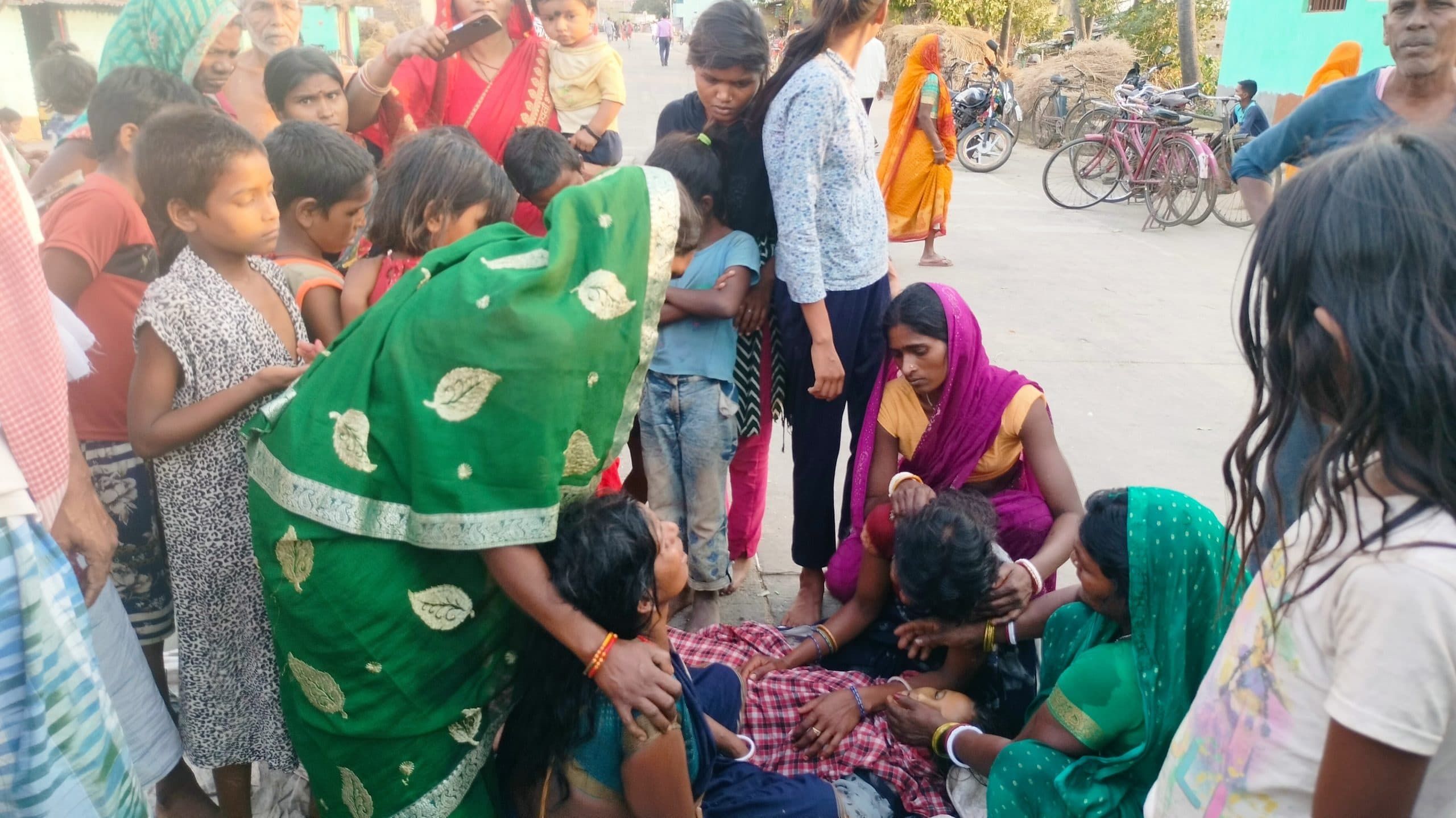 Bhagalpur News: ट्रैक्टर की ठोकर से बच्ची की मौत, विरोध में चार घंटे रोड जाम