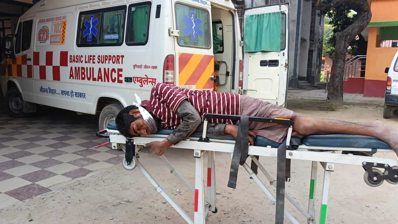 अस्पताल परिसर में डेढ़ घंटे तक धूप में बेहोश रहा अज्ञात मरीज