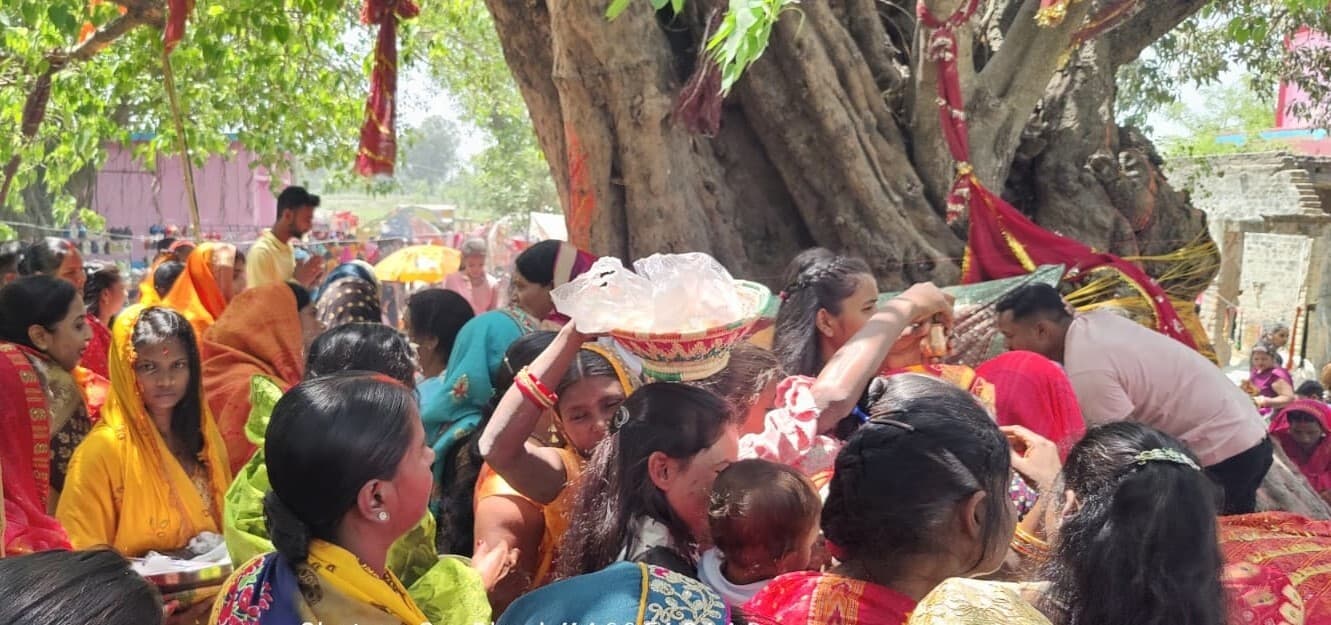 चैत नवरात्रा व रामनवमी के दिन मंदिरों में रही श्रद्धालुओं की भीड़