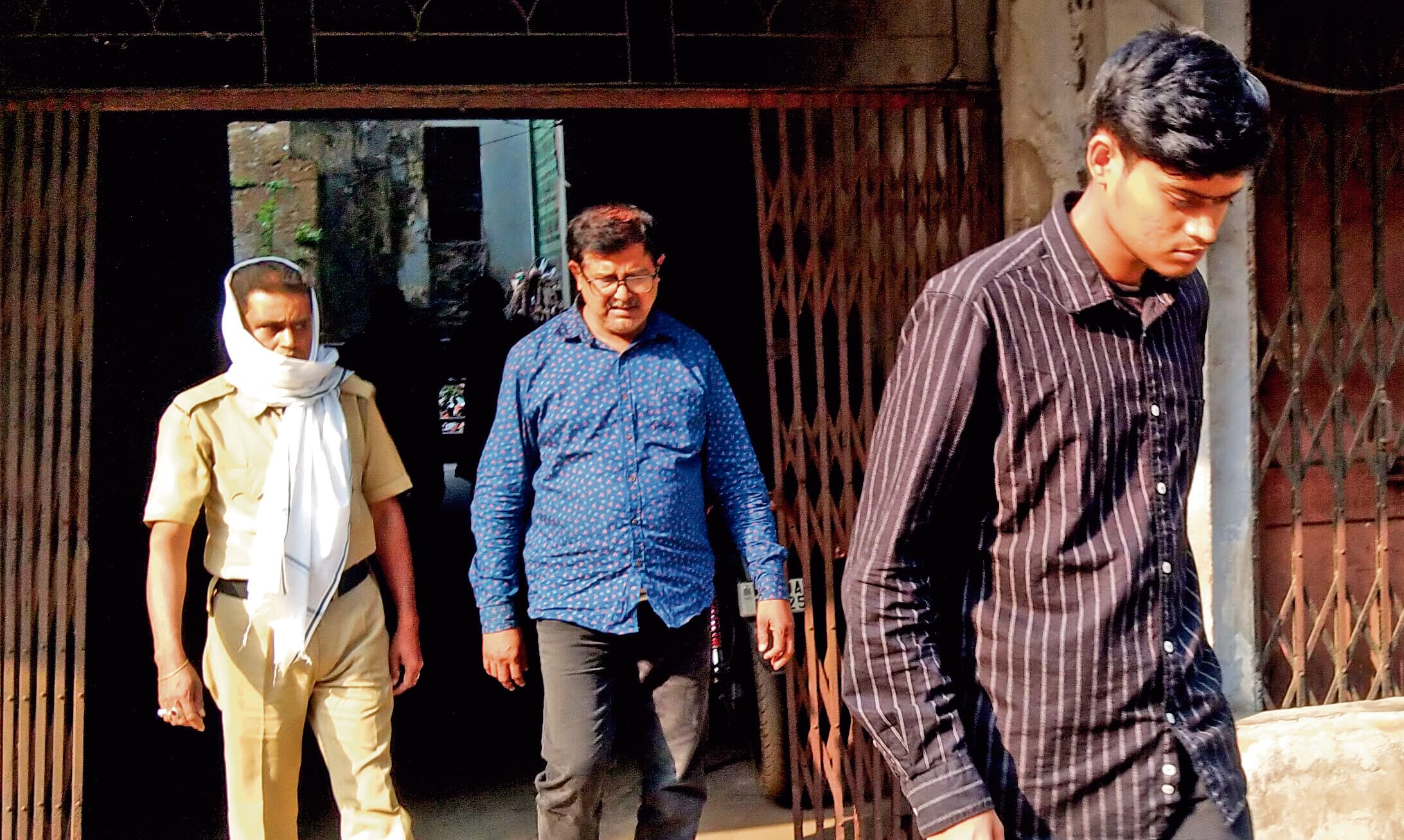 वधू को आत्महत्या के लिए उकसाने में आरोपी पति समेत तीन गिरफ्तार