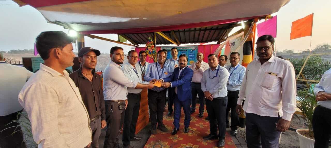 एएमपी कोलियरी व बरोरा एरिया का उत्कृष्ट प्रदर्शन, सीएमडी ने टीम को किया पुरस्कृत