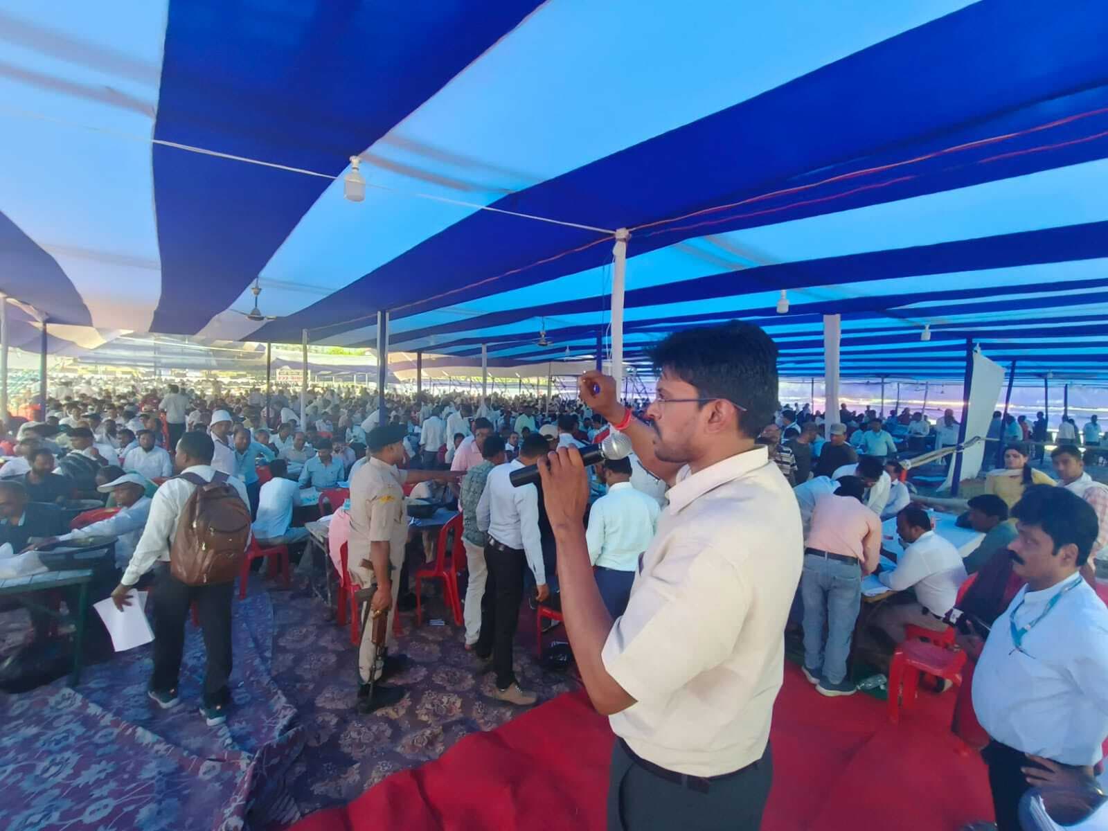 जिले में 2916 मतदान केंद्रों पर होगा मतदान, आज पोलिंग पार्टियों को सौंपी जायेगी इवीएम