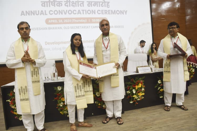 कैंपस : इसी साल डीएमआइ को मिल जायेगा अपना कैंपस, दीक्षांत समारोह में 50 स्टूडेंट्स को मिला प्रमाण पत्र