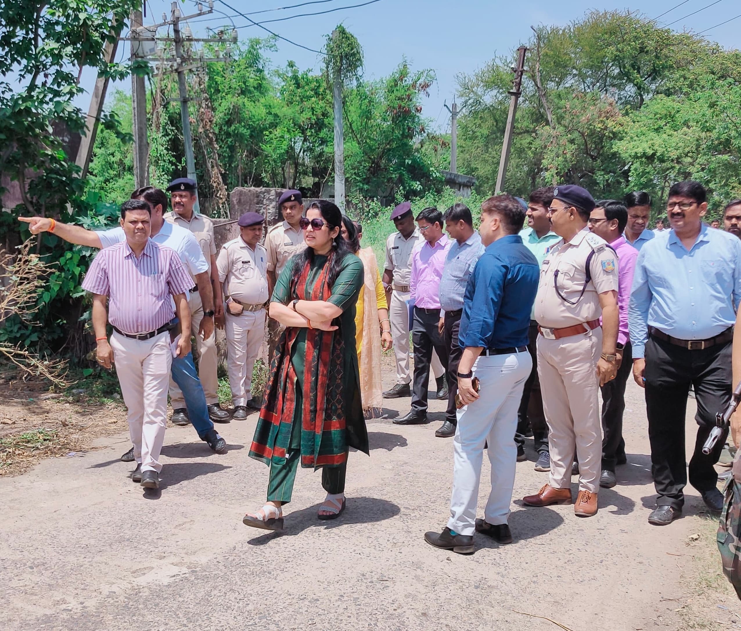 स्ट्रांग रूम में आवश्यक सुविधाओं की हाे व्यवस्था : डीसी