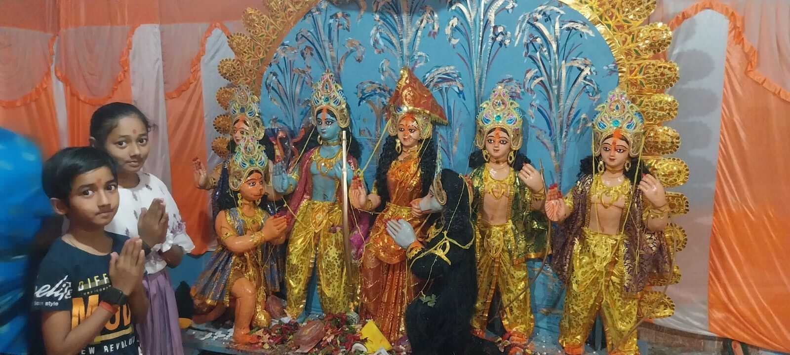 प्रभु श्रीराम का सजा दरबार, लगा मेला