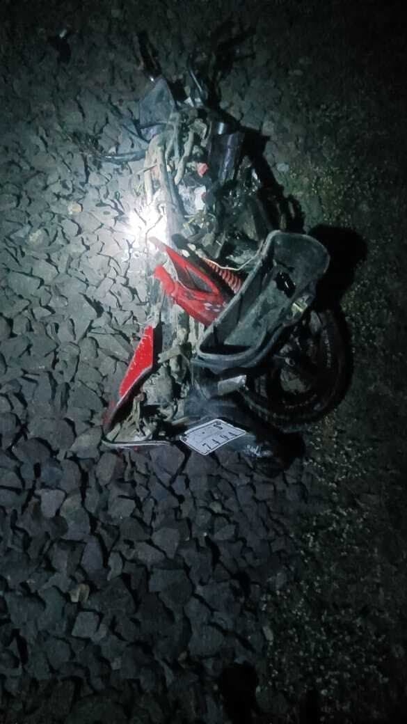 जनशताब्दी एक्सप्रेस से बाइक टकरायी, टला हादसा