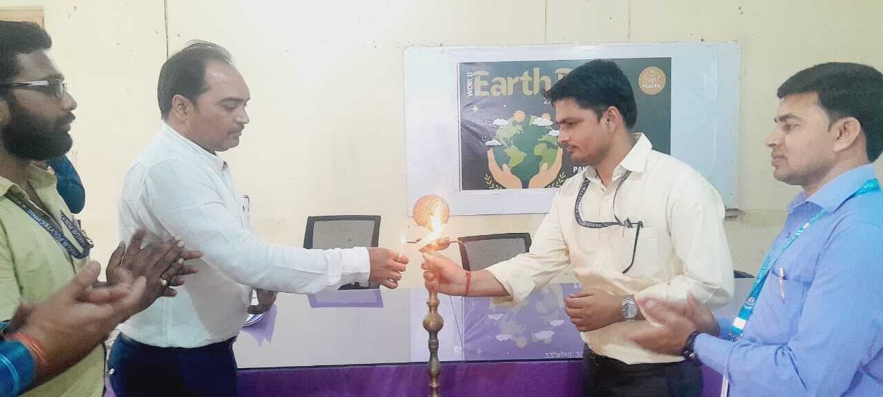 चित्रांकन प्रतियोगिता में आजाद, कामिनी, आशा ने मारी बाजी