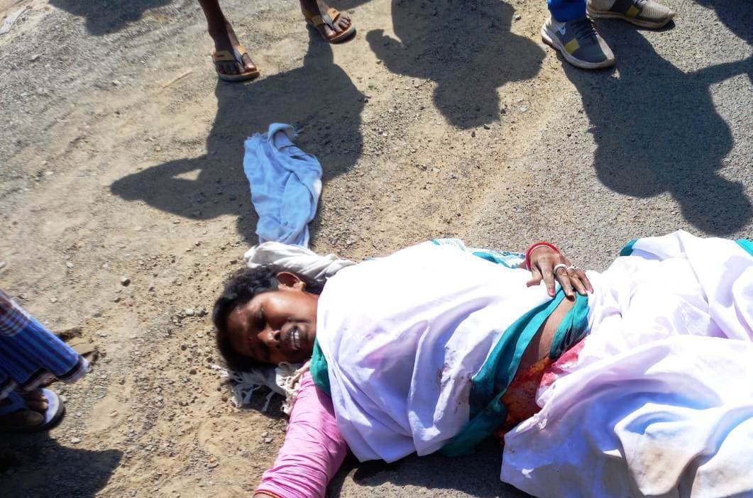 पाकुड़िया में हाइवा के धक्के से स्वास्थ्य सहिया की मौत