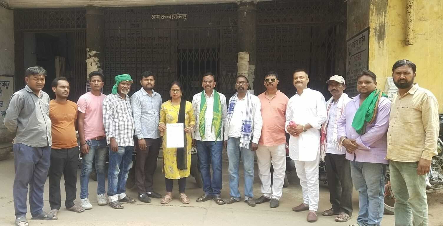 डीएलसी से बकाया राशि दिलाने की मांग