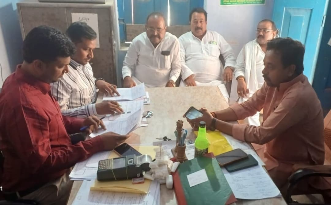 बिस्कोमान प्रतिनिधि के ग्रुप ए और बी के आठ पद के लिए एकल उम्मीदवारों ने भरा नामांकन पर्चा