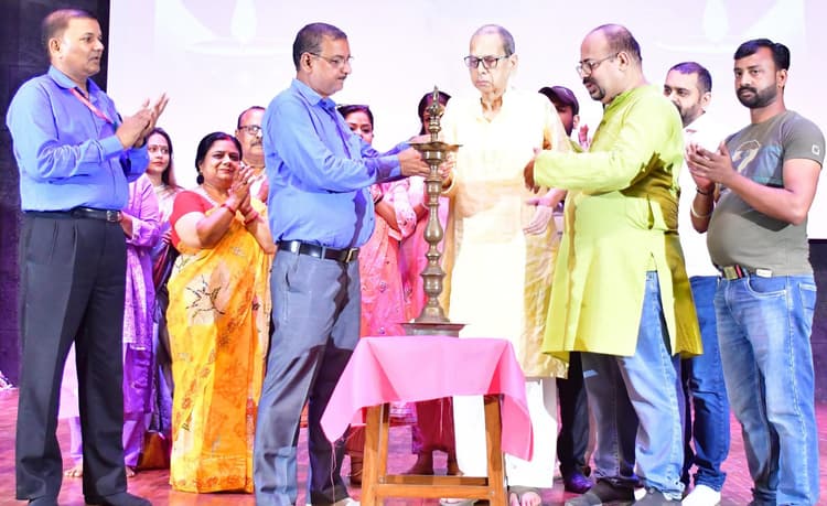 विद्या विहार आवासीय विद्यालय ने मनाया हाउस डे